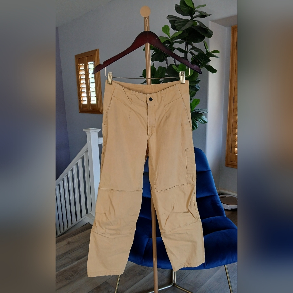 The North Face Women's Pants in Tan. Size 4
